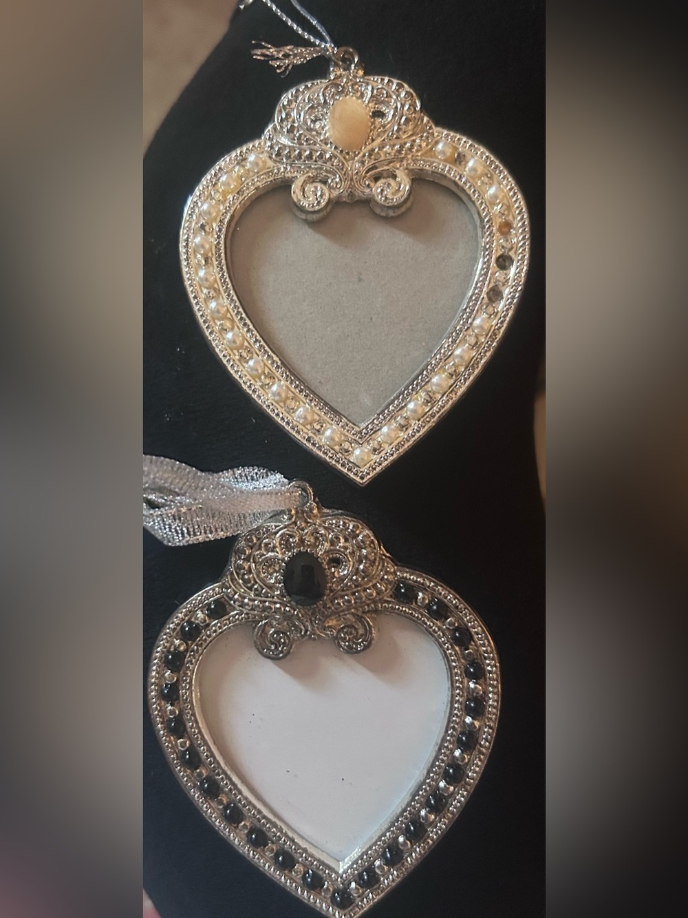 Set of ornate heart shaped picture frame ornaments!